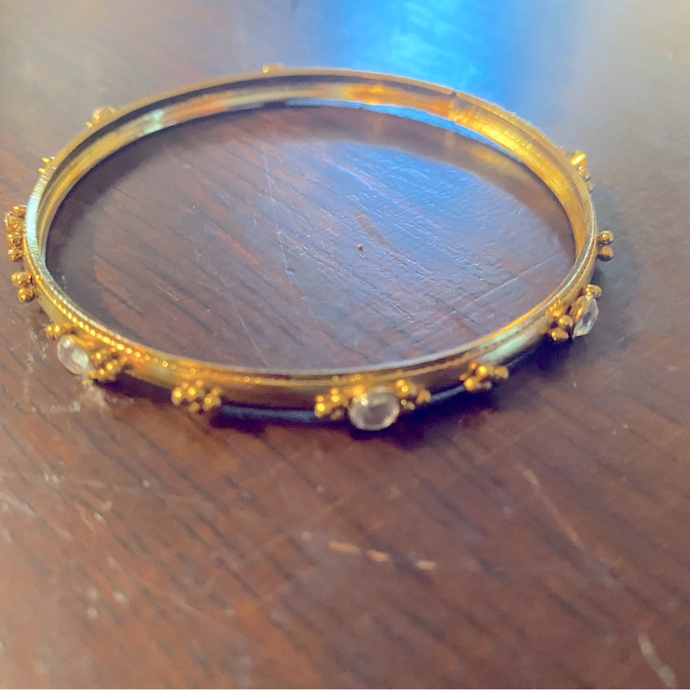 Ladies fashion bracelet with rhinestones